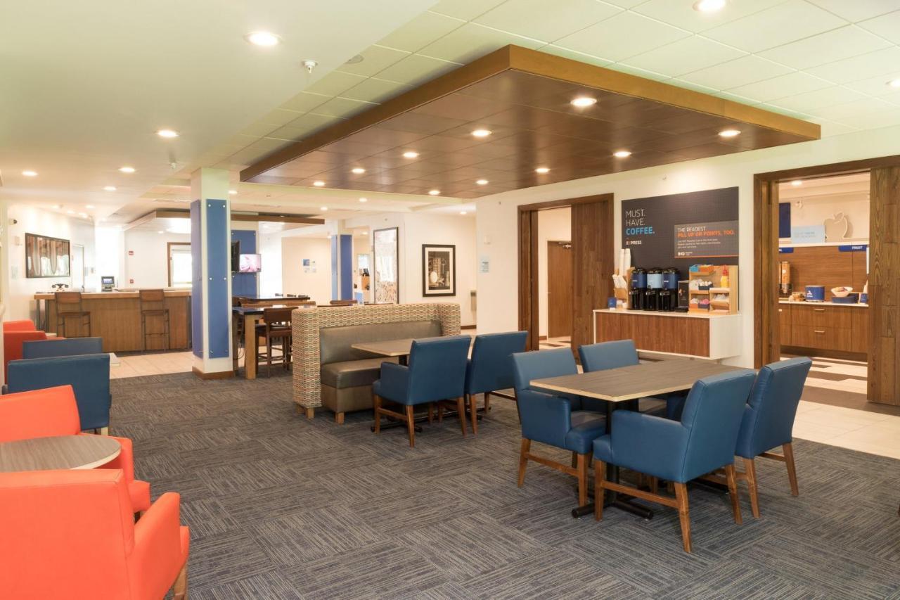 Holiday Inn Express & Suites - Michigan City By Ihg Екстер'єр фото