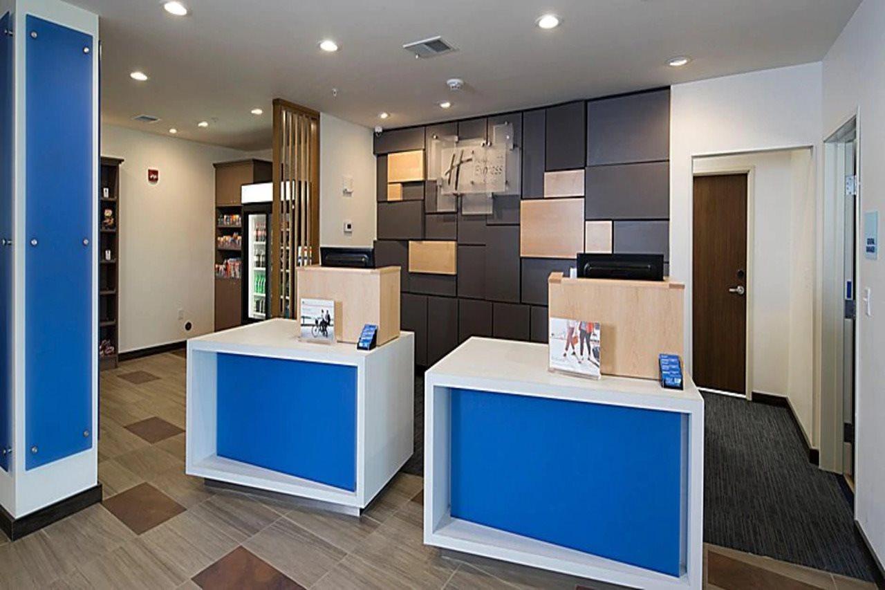 Holiday Inn Express & Suites - Michigan City By Ihg Екстер'єр фото